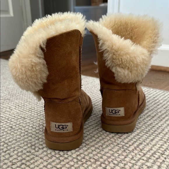 UGG Brown Sheepskin Boots - Picture 3 of 9